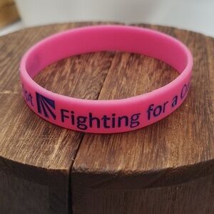 B2240 fighting for‎ a cure pink silicone survivor bracelet 💗
